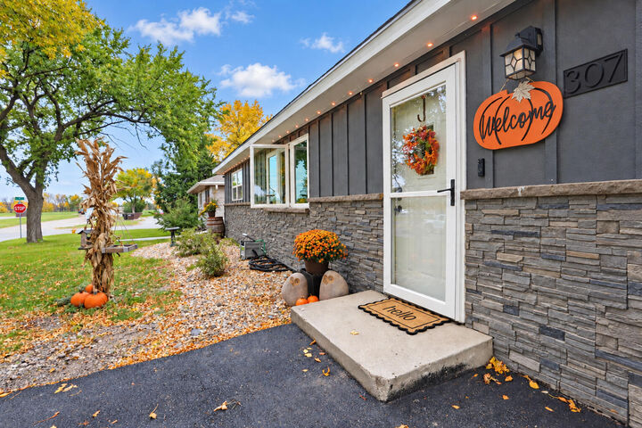 Property Photo:  307 S Vivian Street  SD 57401 