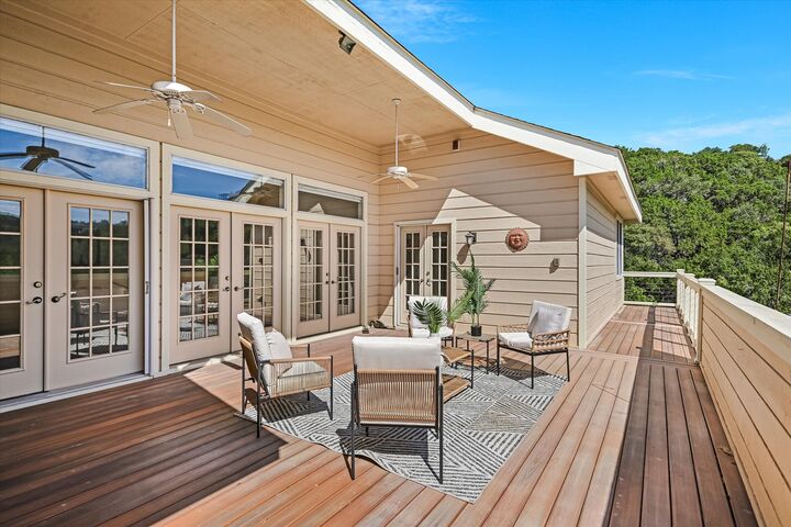 Property Photo: 6911 Cat Creek Run TX 78731