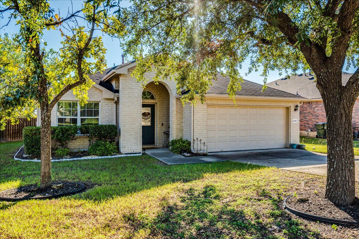 Property Photo:  208 Ashwood N Drive N  TX 78640 