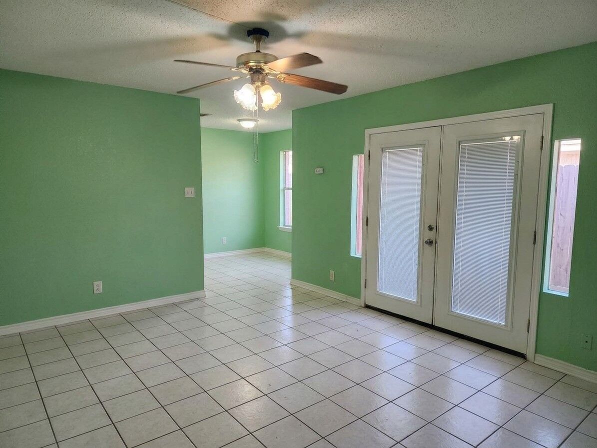 Property Photo: 2600 Penny Lane 116 TX 78757