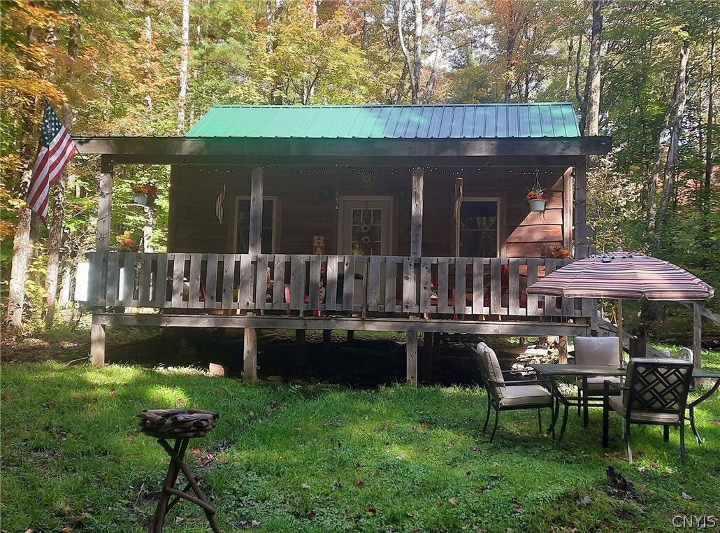 Property Photo:  14 Hayloft  NY 13437 