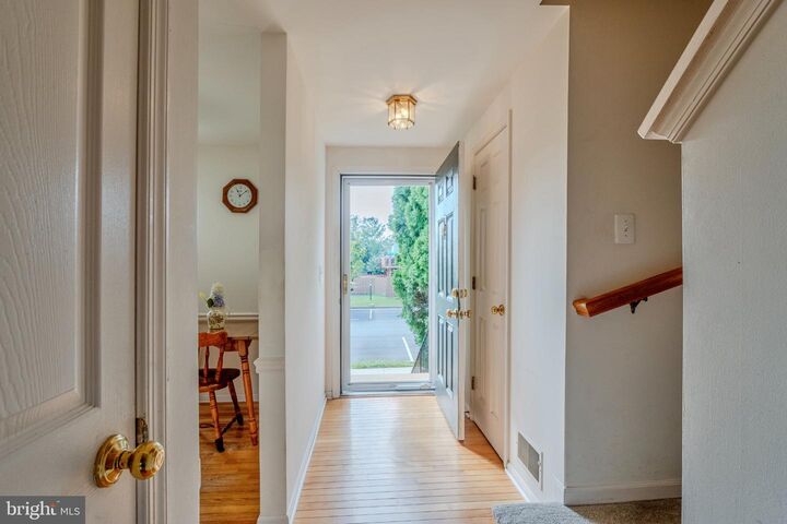 Property Photo:  45328 Gable Square  VA 20164 