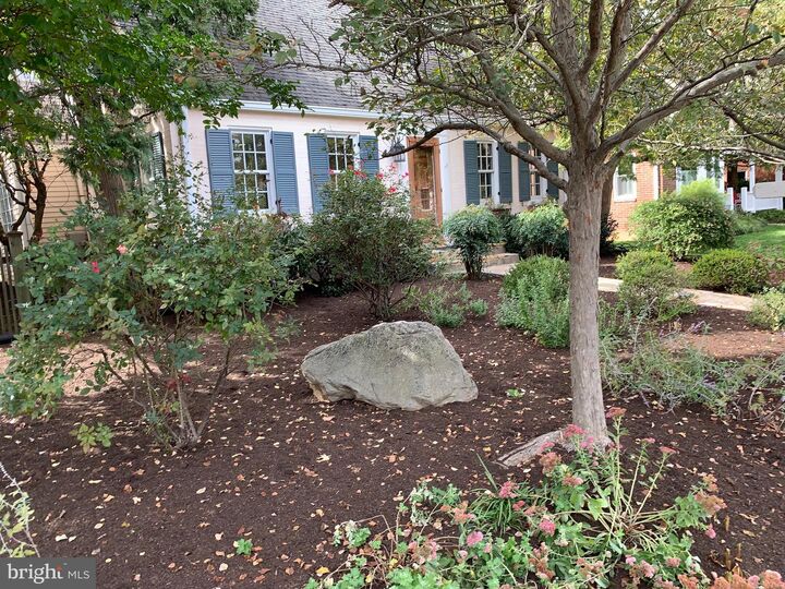 Property Photo:  600 N Ivy Street N  VA 22201 