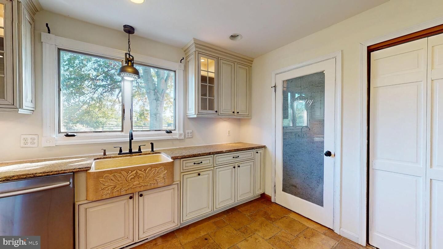 Property Photo:  27 Reeves Station Road  NJ 08055 