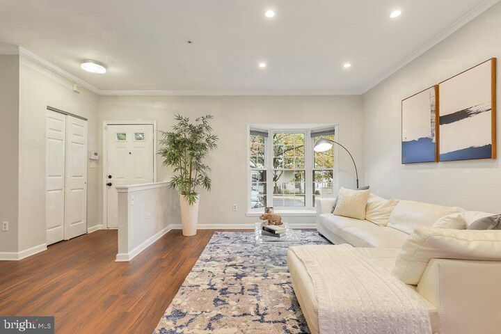Property Photo: 6918 Flag Harbor Drive MD 20747