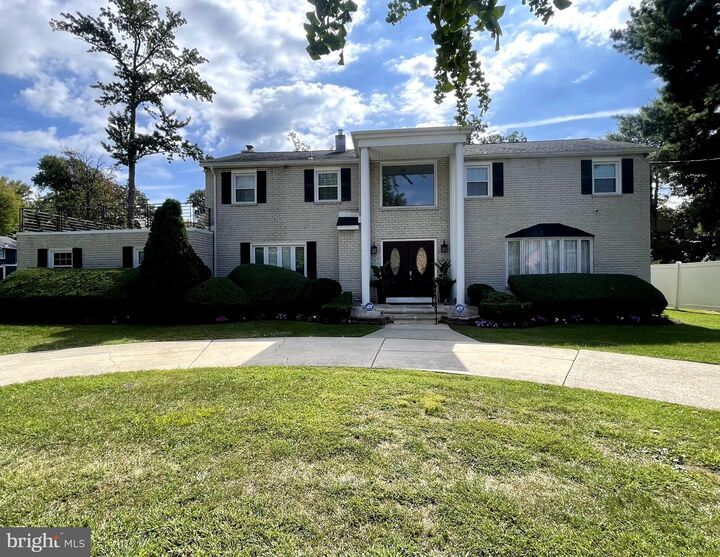 Property Photo:  8 Holden Road  NJ 08034 