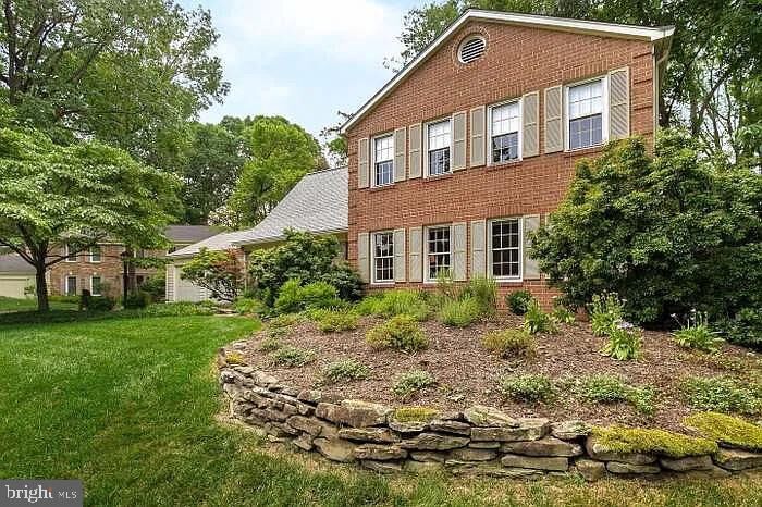 Property Photo: 1509 Snughill Court VA 22182