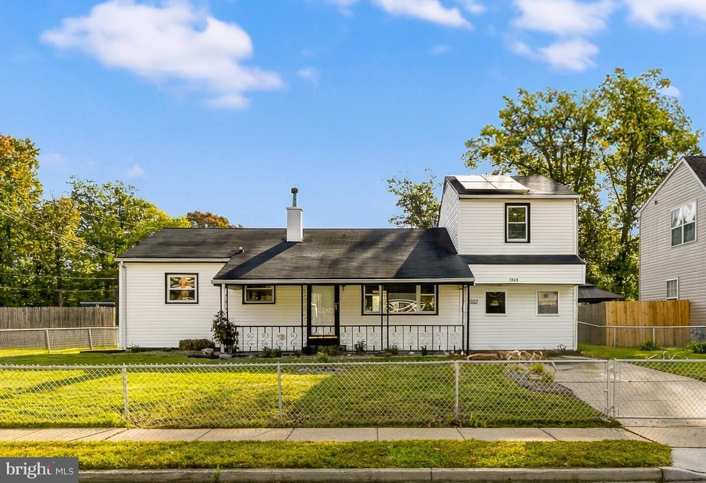 Property Photo:  1303 Clearbrook Avenue  NJ 08093 