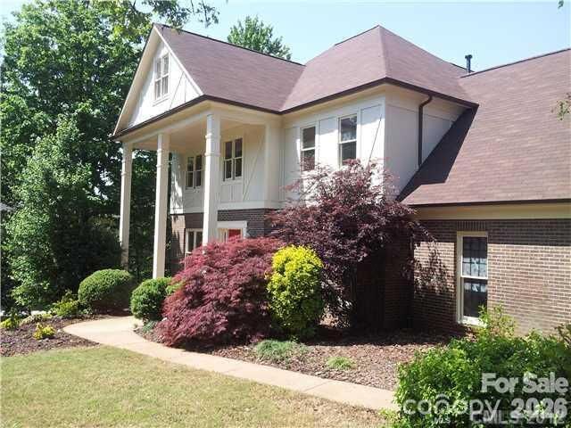 Property Photo: 9327 Willowglen Trail NC 28215