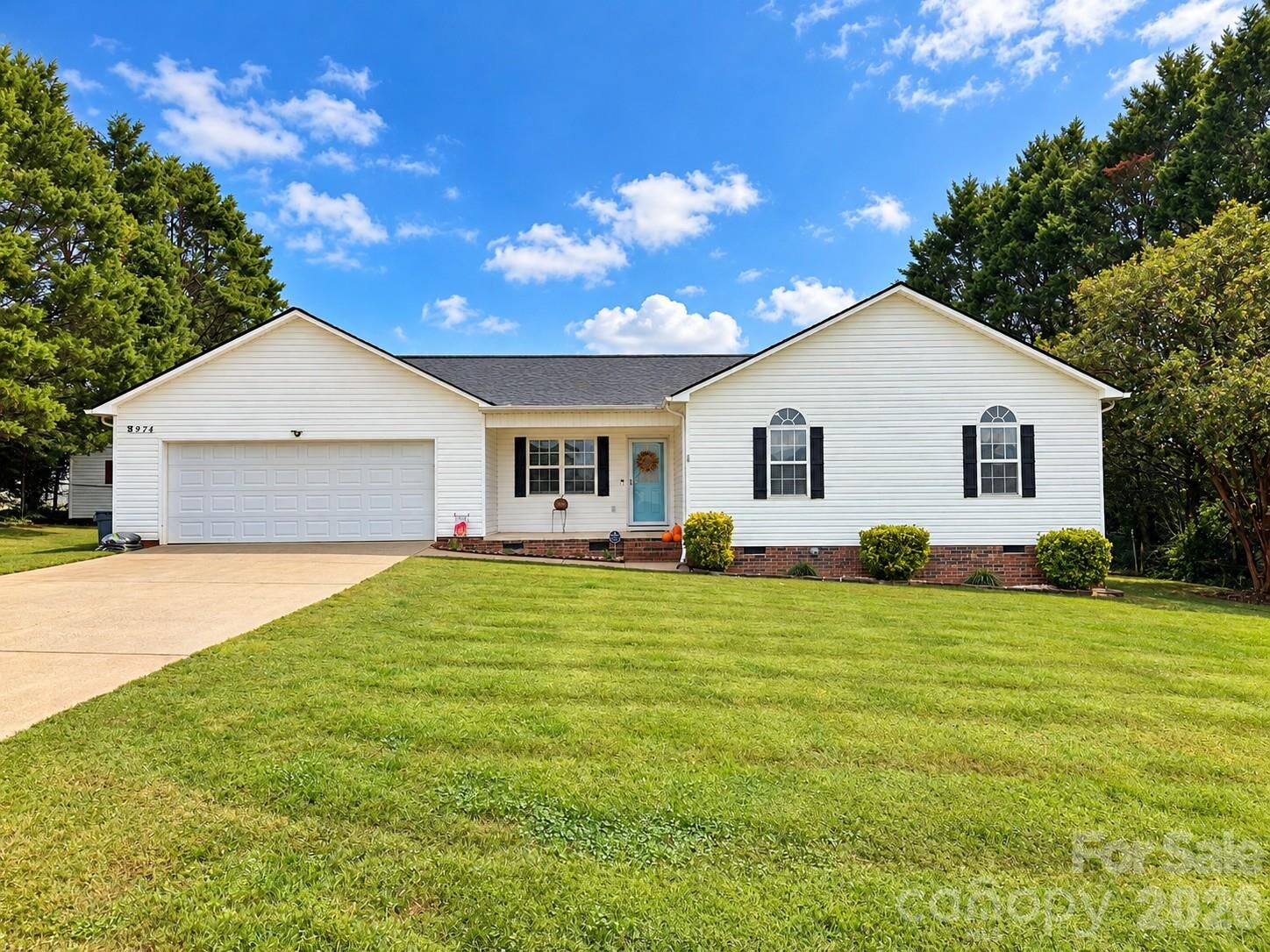 Property Photo:  3974 Northernmistic Drive  NC 28650 