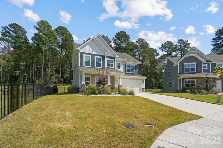 Property Photo:  107 Hollywood Court  NC 28166 