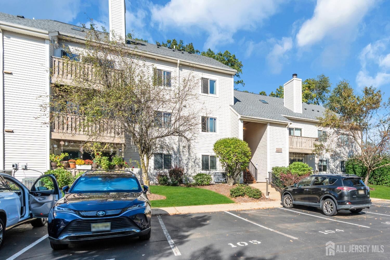 Property Photo:  1719 Aspen Drive  NJ 08536 