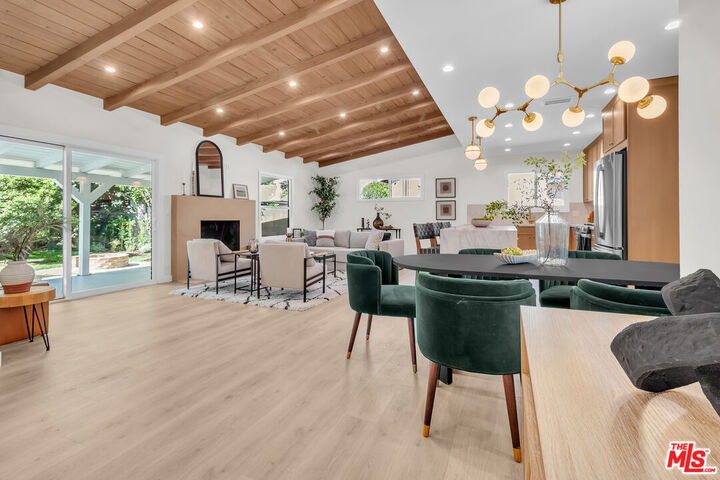 Property Photo:  14930 Leadwell St  CA 91405 