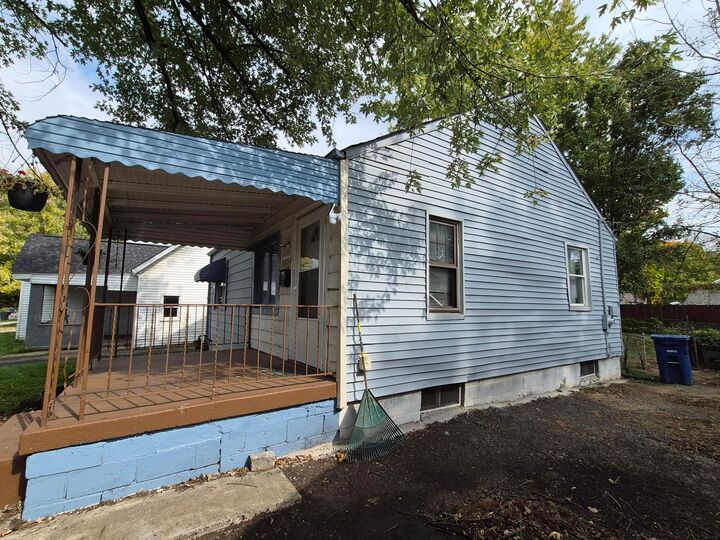 Property Photo: 2534 Azelda Street OH 43211