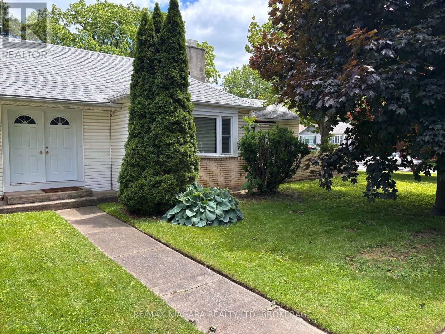 Property Photo: 6022 Brookfield Avenue ON L2G 5R5