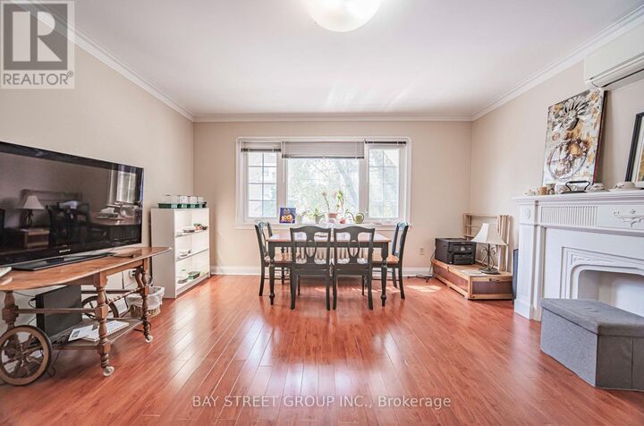 Property Photo:  65 Spadina Road  ON M5R 2T1 