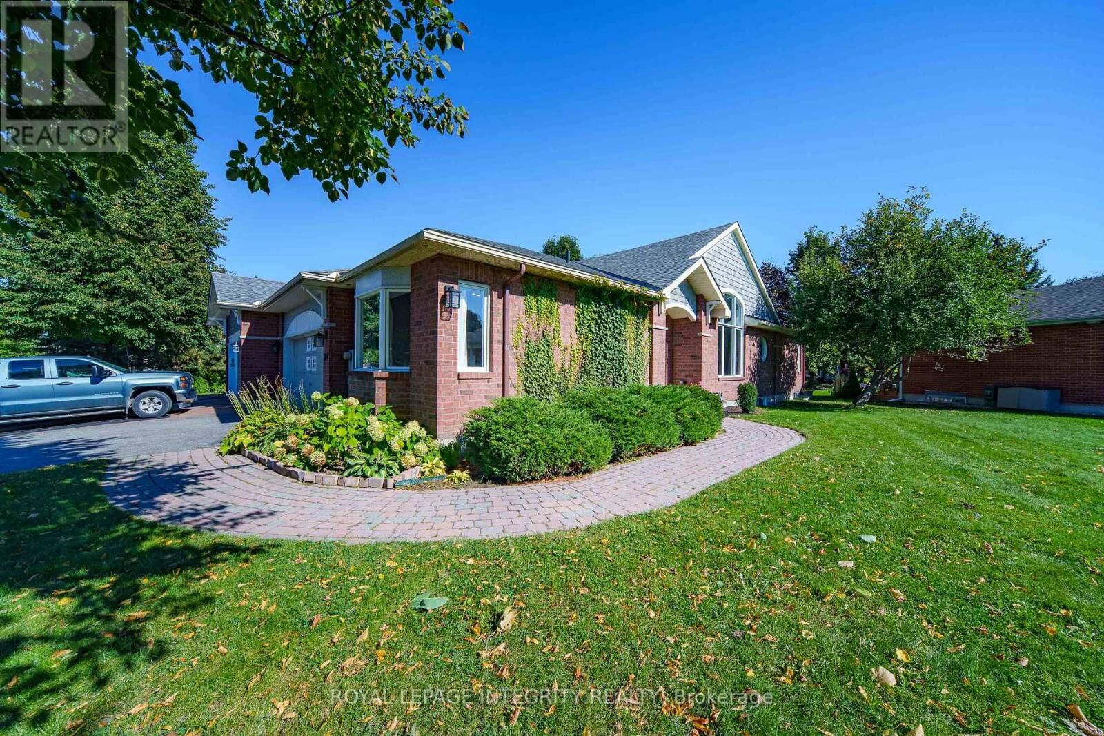 Property Photo:  804 Hot Springs Way  ON K1V 1R9 