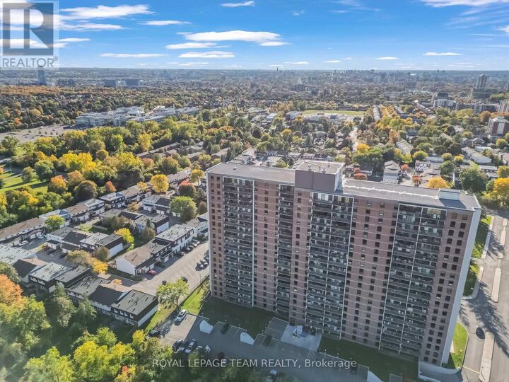 Property Photo: 665 Bathgate Drive 1804 ON K1K 3Y4