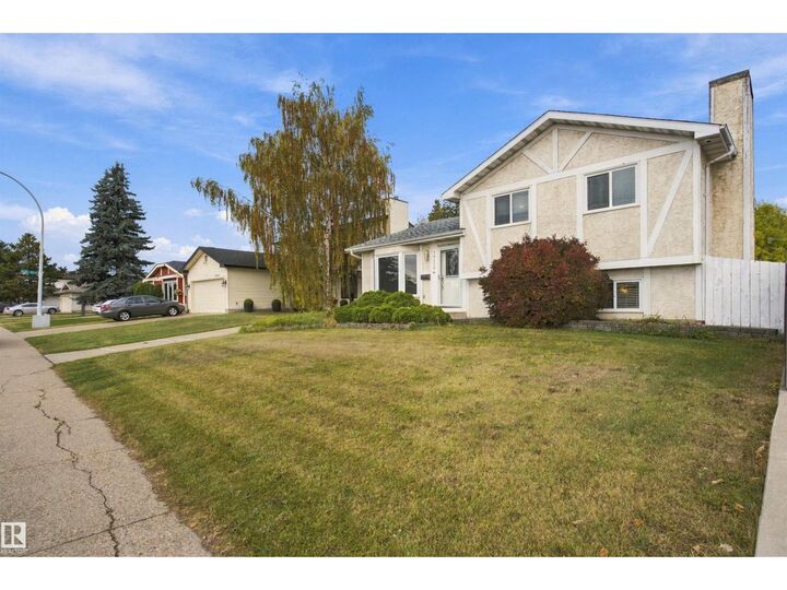 Property Photo:  18208 99 Av NW  AB T5T 3J2 