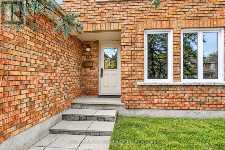 Property Photo: 97 Huntsman Crescent ON K2M 1H8