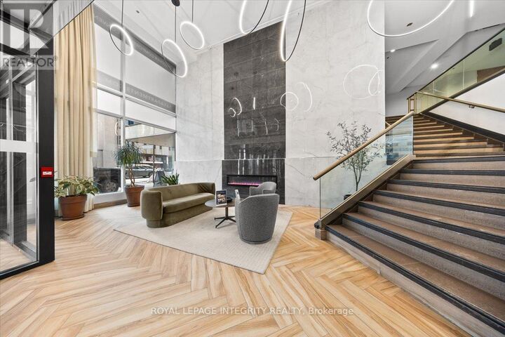 Property Photo:  161 Laurier Avenue West 1311  ON K1P 5J2 