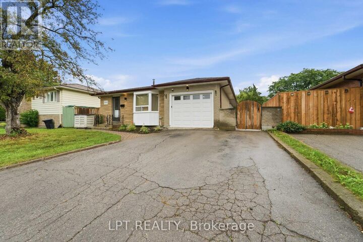 Property Photo:  208 Deveron Crescent  ON N5Z 4J3 