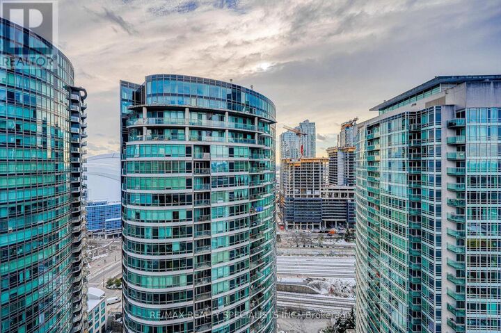 Property Photo:  352 Front Street 2305  ON M5V 0K3 