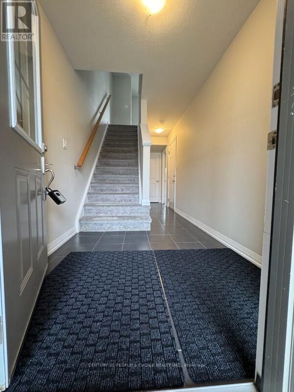 Property Photo: 92 Monarch Woods Drive ON N2P 0K1