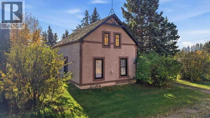 Property Photo:  290 Railway Avenue  AB T0C 2M0 