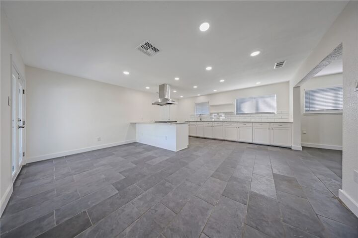 Property Photo:  4013 Kingston Drive  TX 78411 