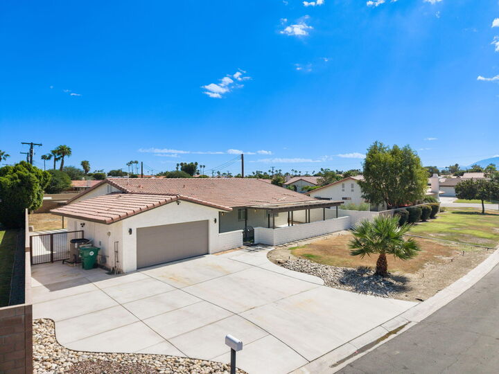 Property Photo:  41700 Nevis Place  CA 92203 