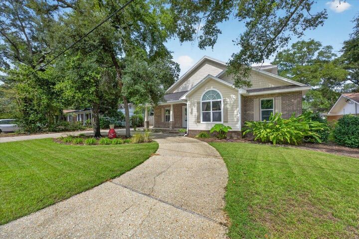 Property Photo: 266 Florida Avenue FL 32580