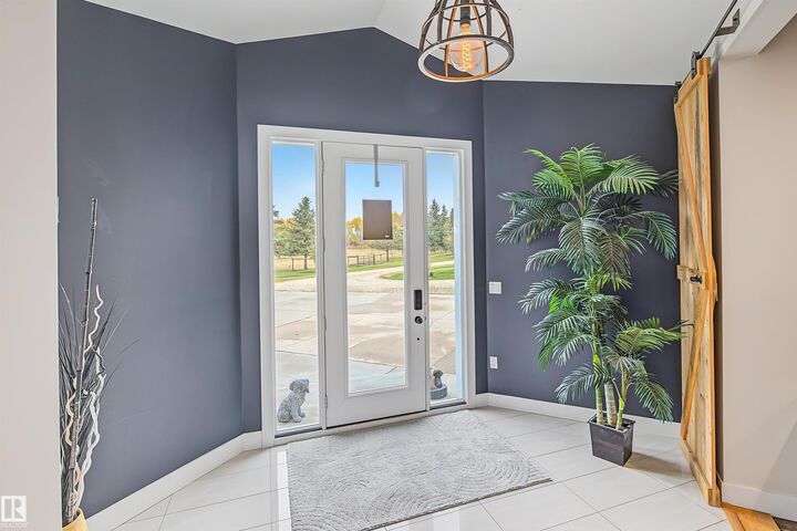 Property Photo: 22549 Twp Road 511 AB T8C 1H1