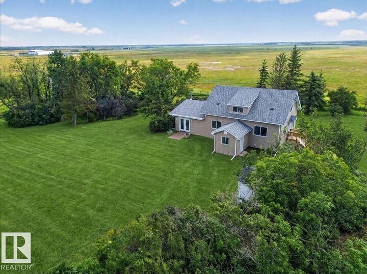Property Photo:  543069 Range Road 191  AB T0B 0W0 