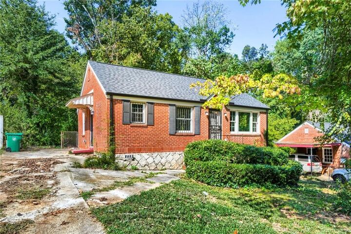 Property Photo:  1867 Glendale Drive  GA 30032 