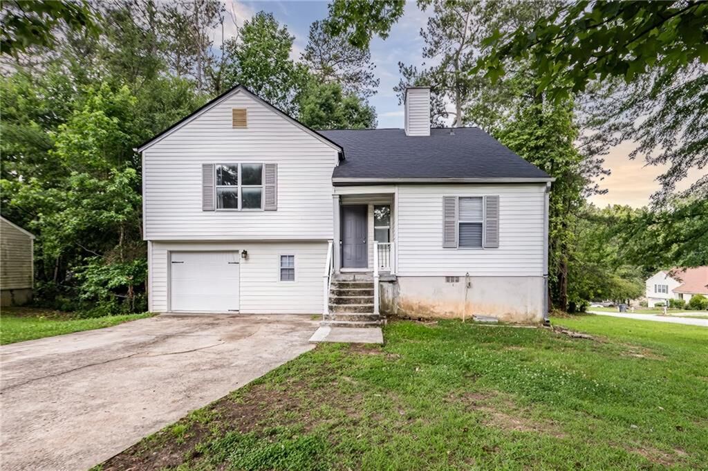 Property Photo: 2616 Selman Drive Top GA 30096