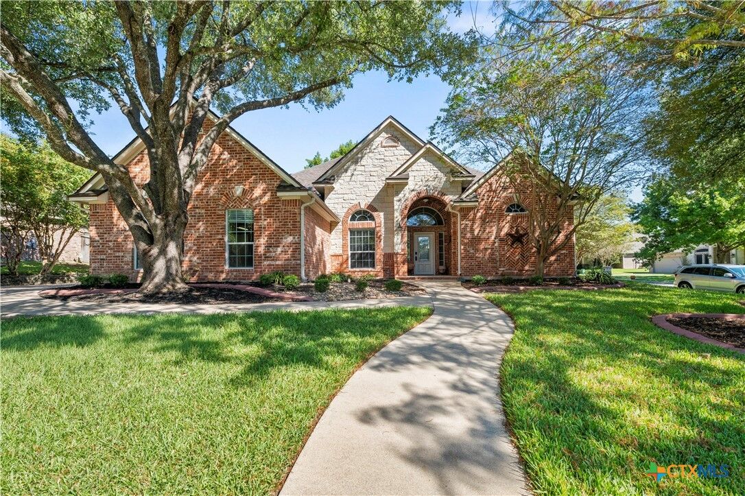 Property Photo:  2204 Windsong Lane  TX 76502 