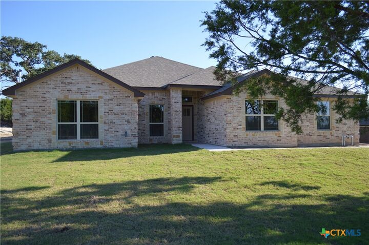 Property Photo: 250 County Road 3154 TX 76539
