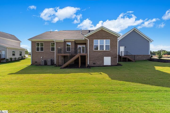 Property Photo: 204 Chandler Court SC 29642