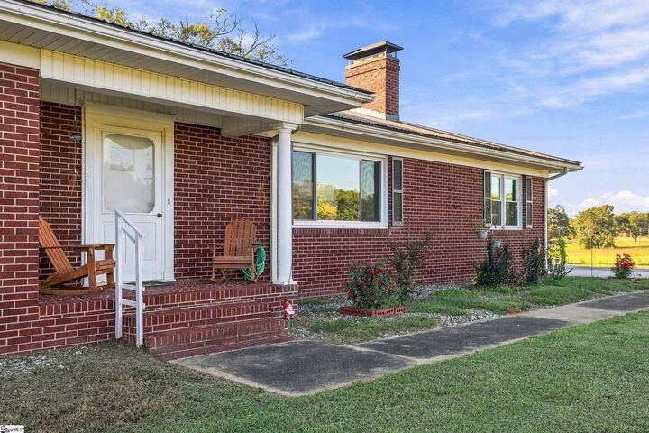 Property Photo:  114 Docheno Road  SC 29627 