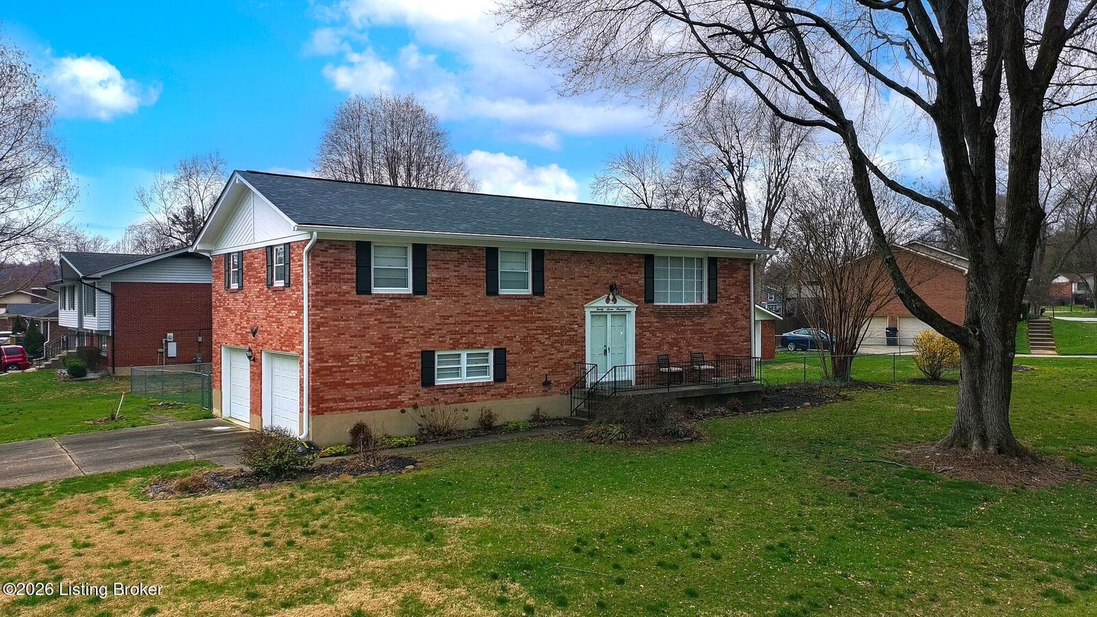 Property Photo:  2700 Stephan Rd  KY 40214 