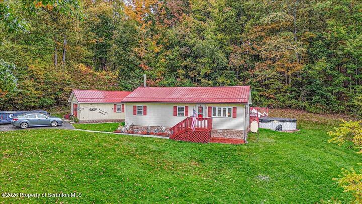 Property Photo:  1195 Creamery Road  PA 18407 