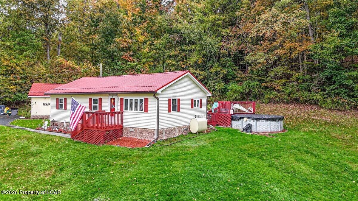 Property Photo:  1195 Creamery Road  PA 18407 