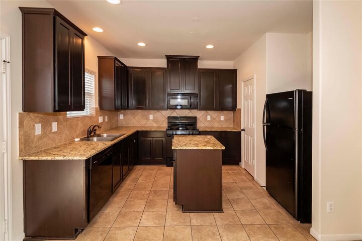 Property Photo:  5503 Casa Mila Drive  TX 77449 