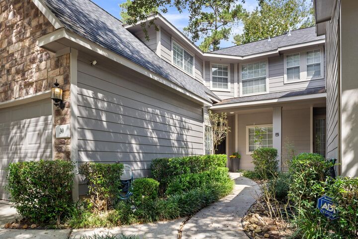 Property Photo:  30 Endor Forest Place  TX 77382 