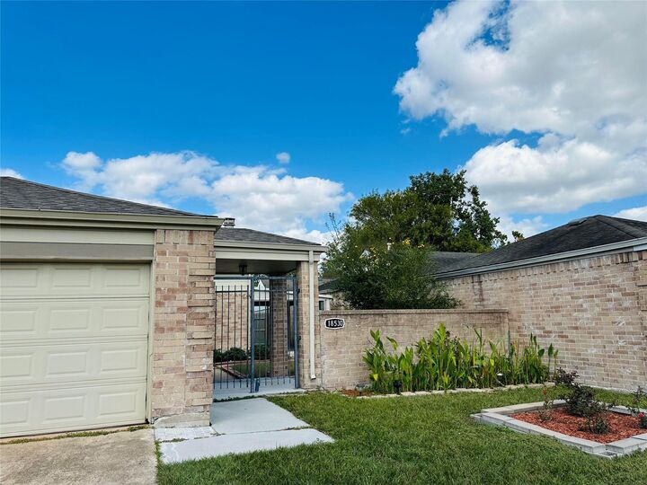 Property Photo:  18530 Meadows Way Drive  TX 77084 