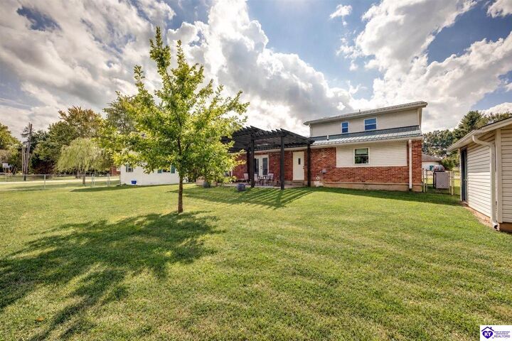 Property Photo:  872 Rhonda Court  KY 40160 