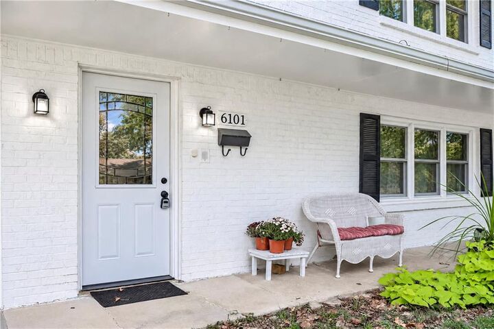 Property Photo: 6101 Englewood Avenue MO 64133