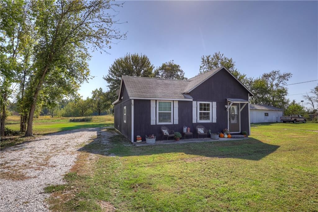 Property Photo: 907 12th Street KS 66713