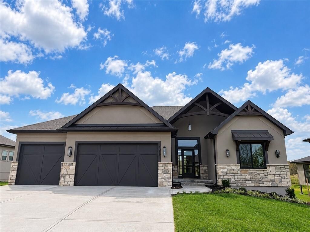 Property Photo:  1235 Foxtrot Lane  MO 64034 